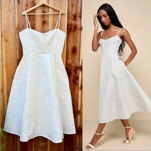 White Floral Jacquard Bustier Midi Dress With Pockets 🌿